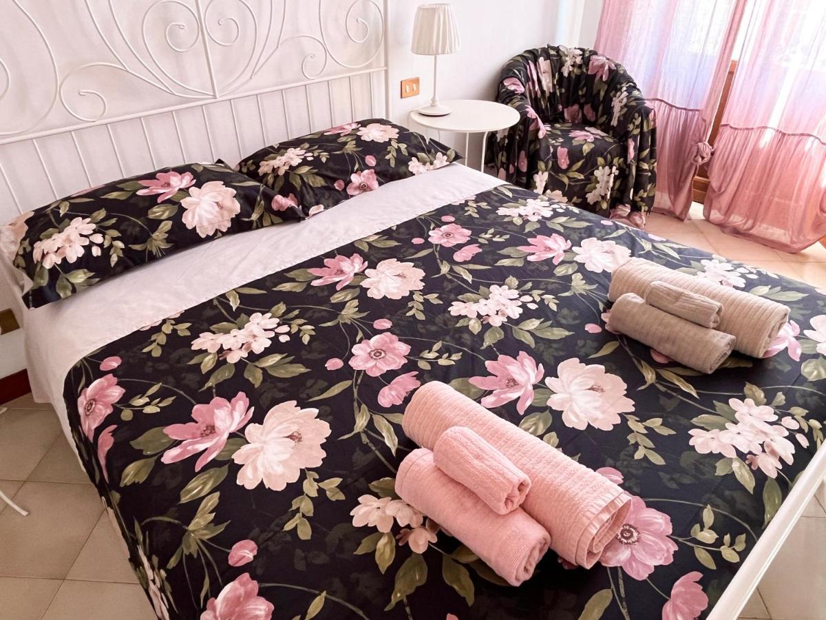 Villetta Stile Liberty A Marina Di Pisa Exterior photo